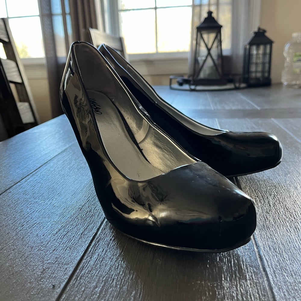 Patten leather black high heel
